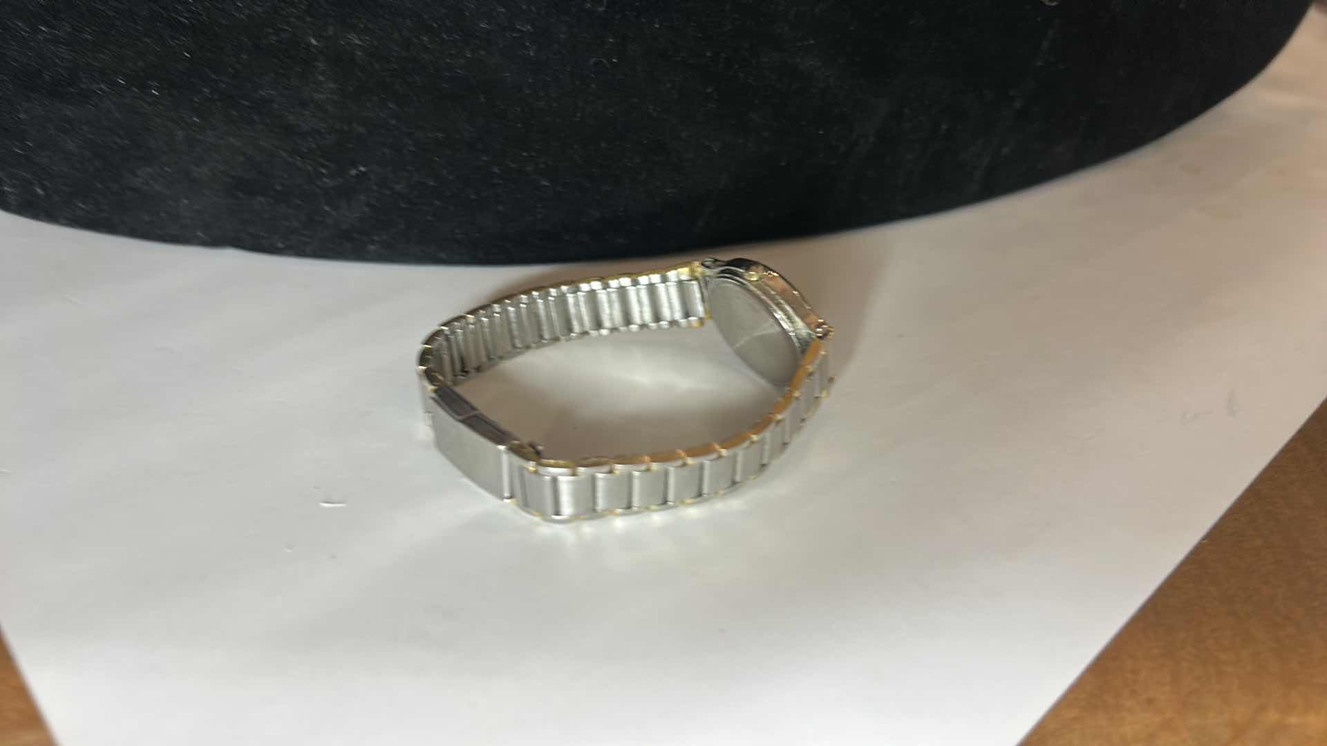 Photo 1 of WOMENS GUCCI WATCH