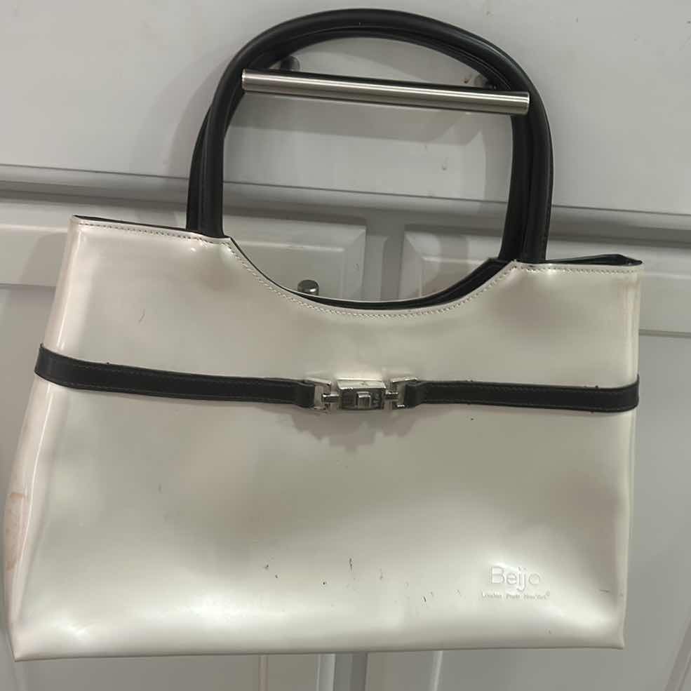Photo 1 of 4 WOMENS HANDBAGS & TOTES