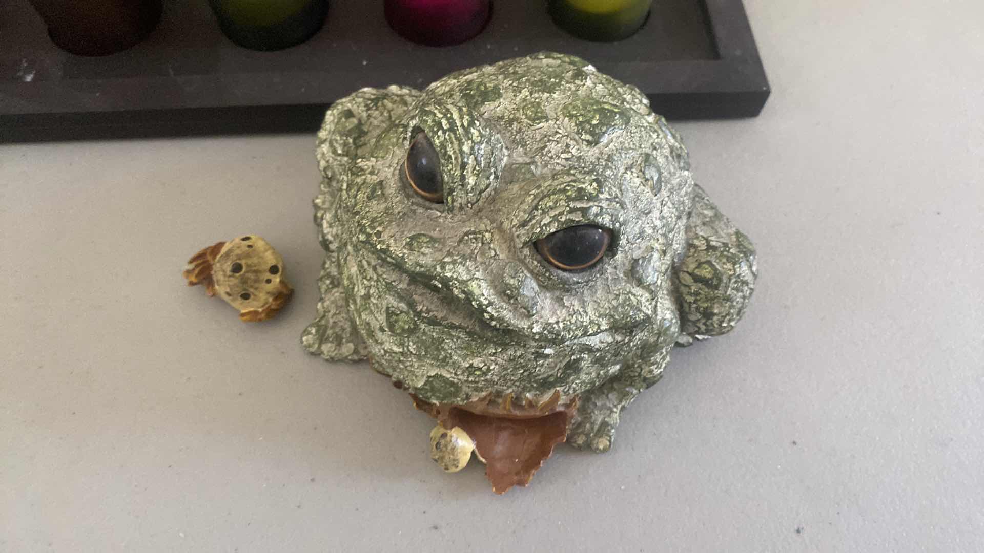 Photo 1 of TOAD HOLLOW 2 PIECE FIGURINE 6” x 4 1/2 & VOTIVE HOLDER
