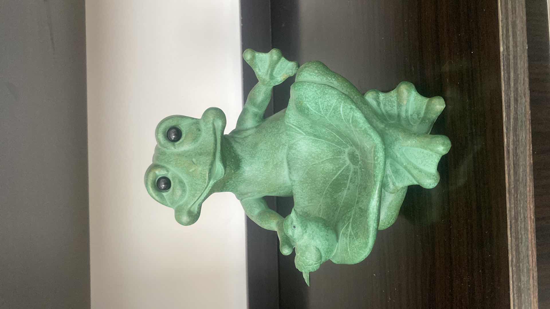 Photo 1 of 3 - FROGS RUSS HOMR HEAVY CAST RESIN LARGEST 8” x 8”