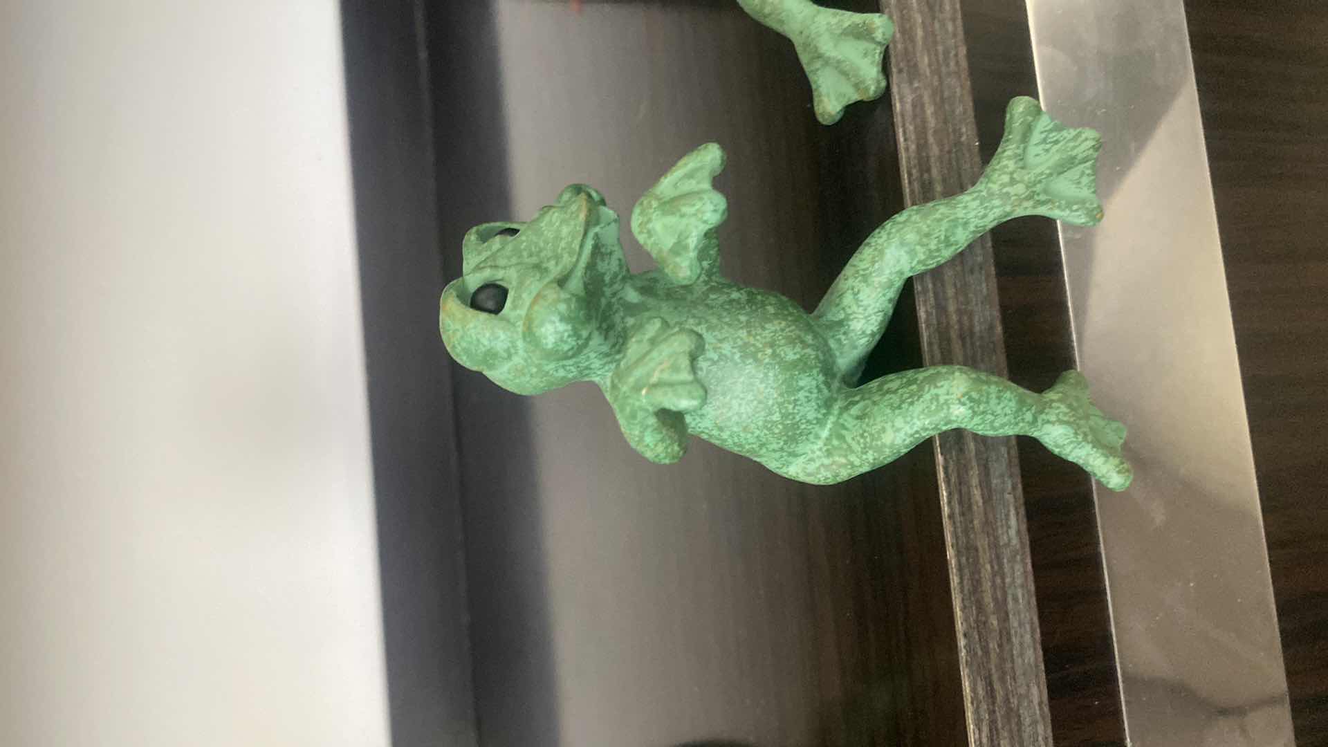 Photo 1 of 3 - FROGS RUSS HOMR HEAVY CAST RESIN LARGEST 8” x 8”