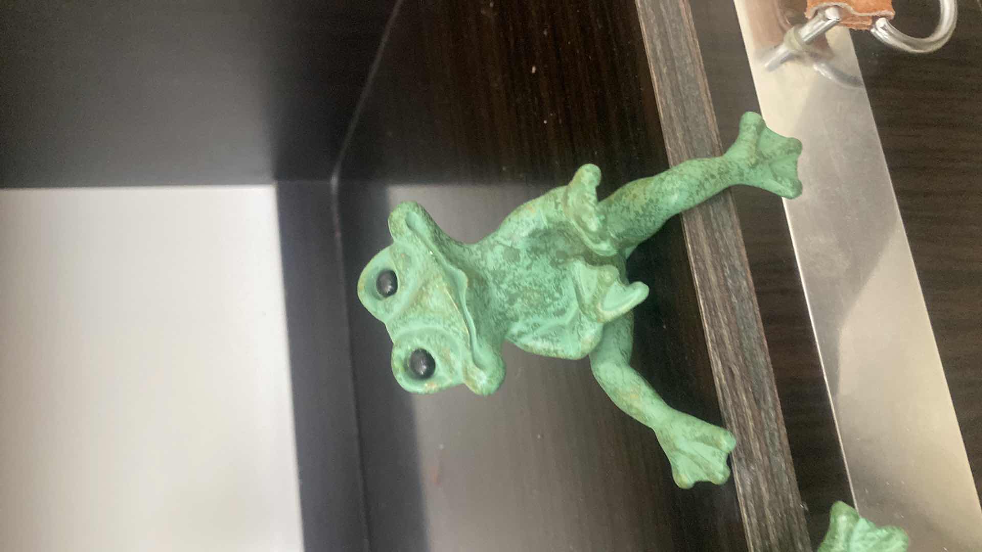 Photo 1 of 3 - FROGS RUSS HOMR HEAVY CAST RESIN LARGEST 8” x 8”