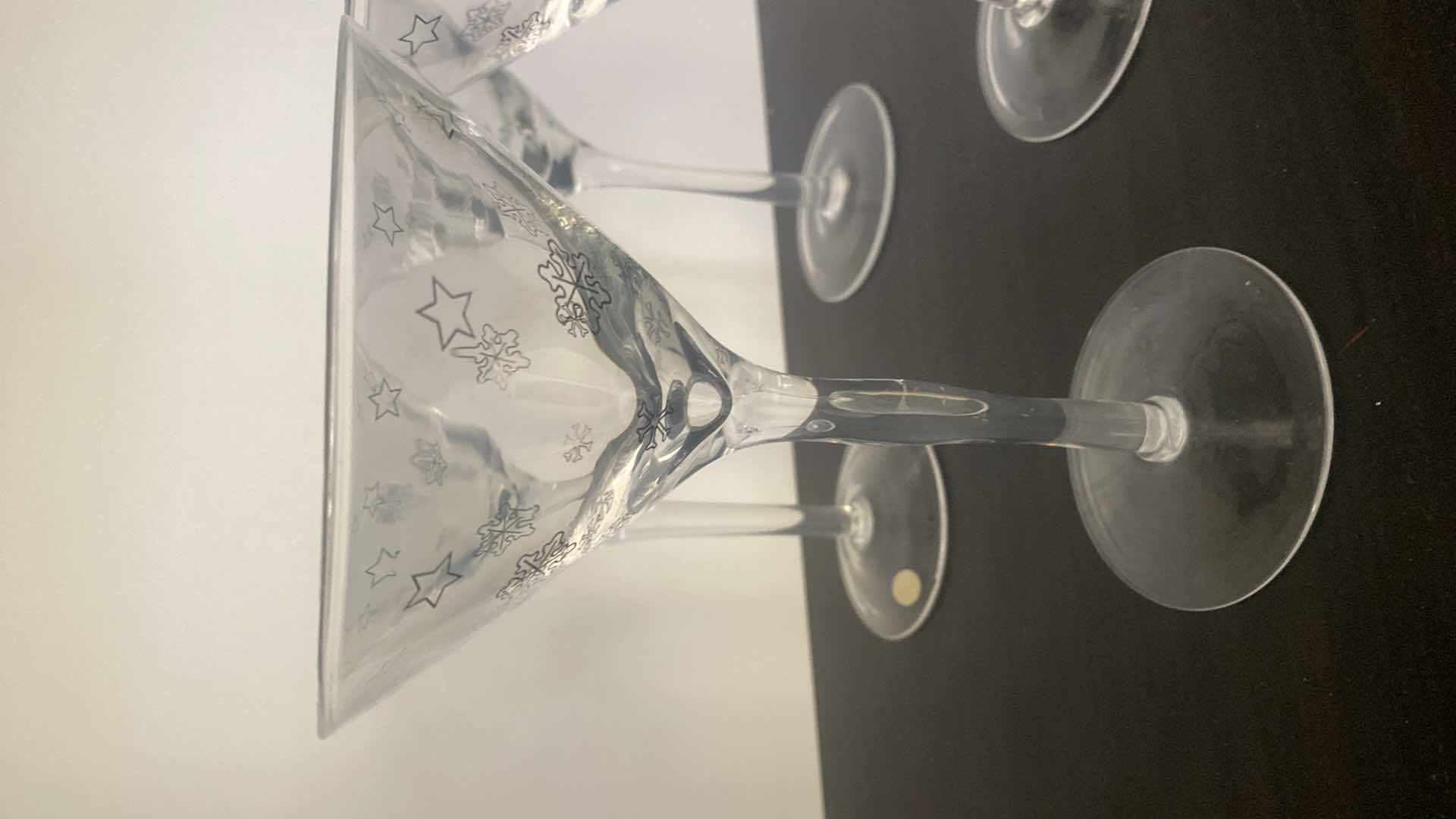 Photo 1 of 4 - MARTINI GLASSES WITH STARS & SNOWFLAKES DESIGN