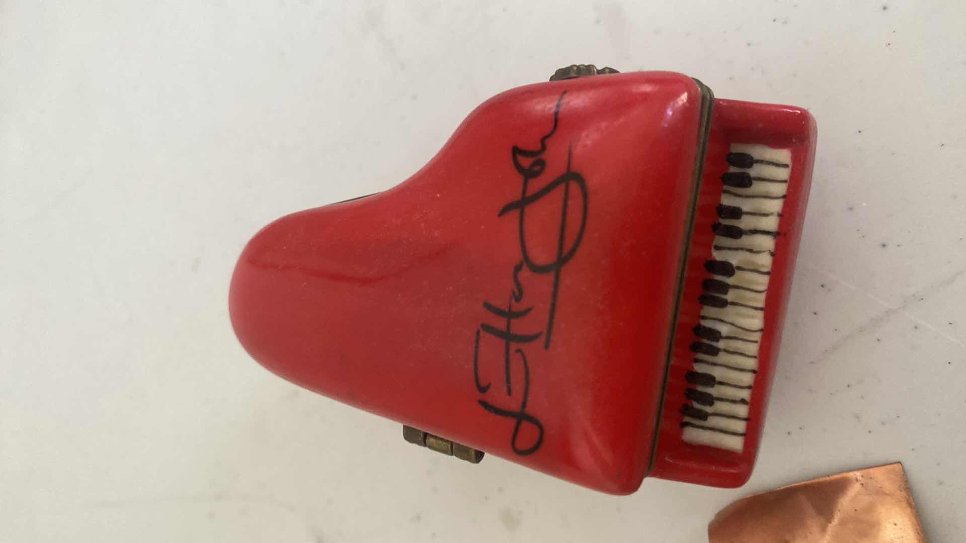 Photo 1 of SOUVENIRS- ELTON JOHN PIANO TRINKET BOX @ POTTERY BELL FROM ARIZONA H5”