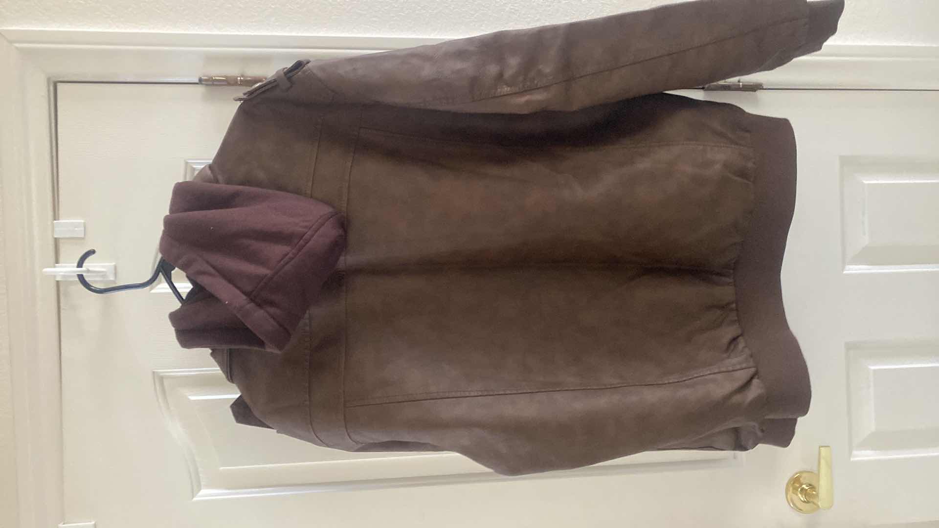 Photo 1 of MENS DOUBLE ZIP JACKET UNKNOWN BRAND/SIZE ESTIMATE SIZE LARGE