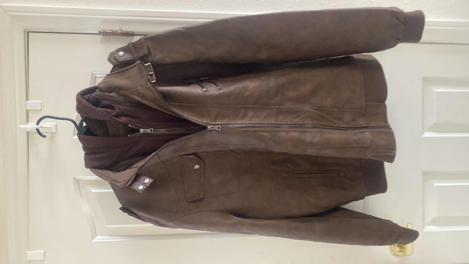 Photo 1 of MENS DOUBLE ZIP JACKET UNKNOWN BRAND/SIZE ESTIMATE SIZE LARGE