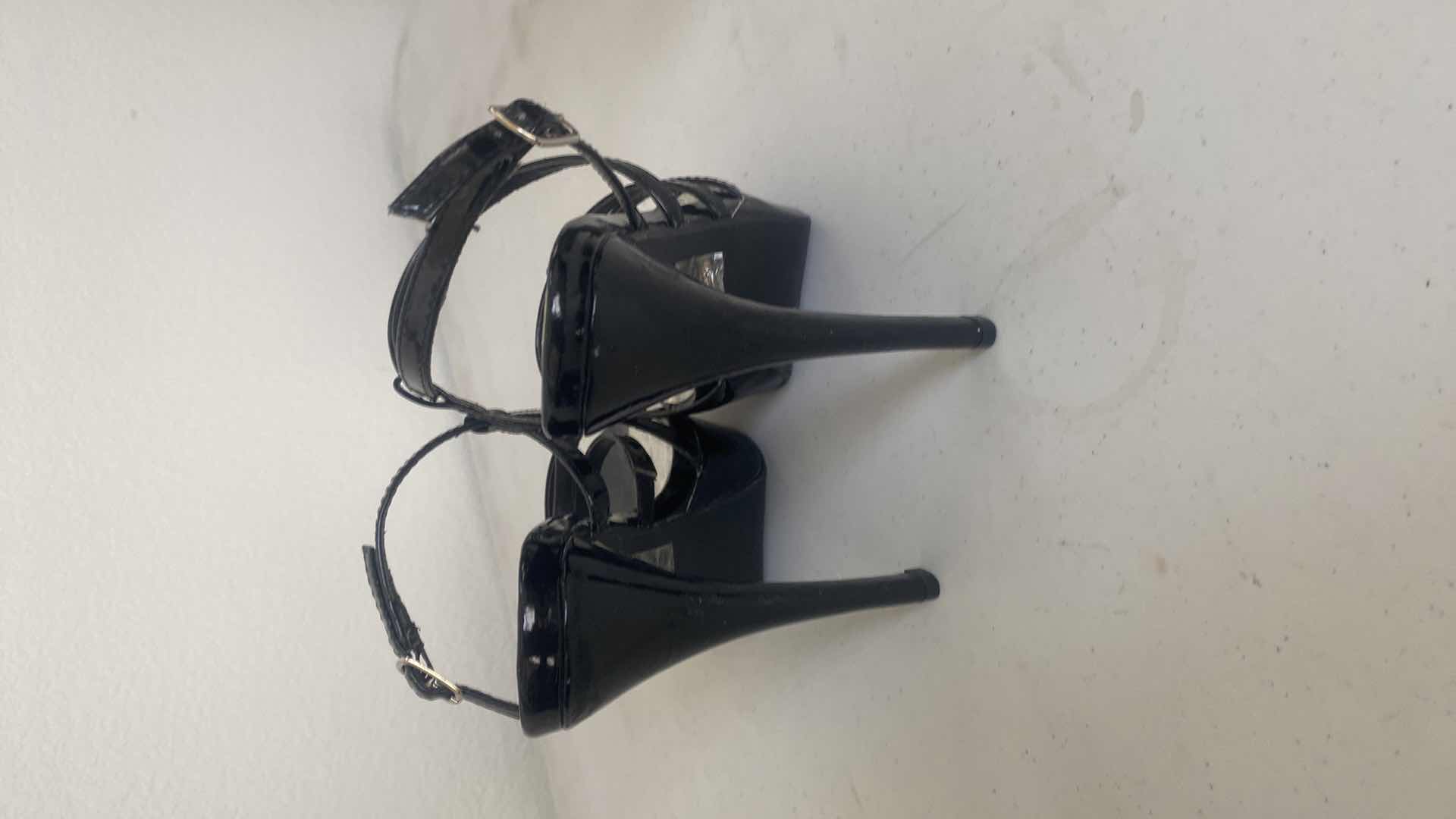 Photo 1 of WOMENS DRESS STILETTOS SIZE 7 1/2