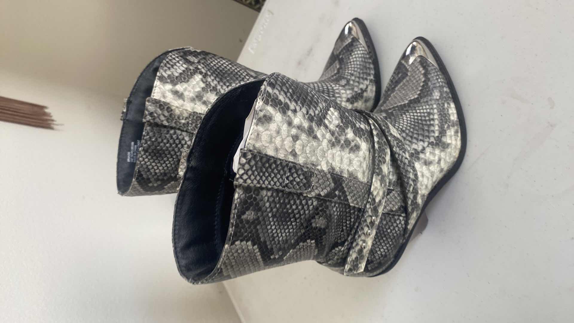 Photo 1 of 2 - WOMENS BOOTS SIZES 8 & 7 1/2