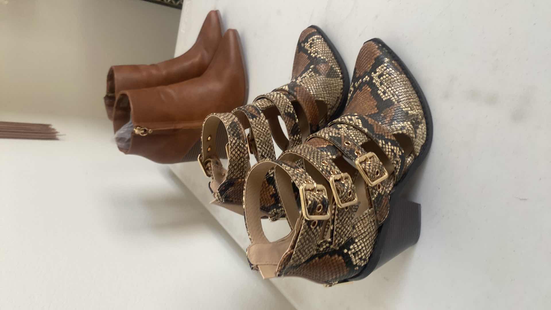 Photo 1 of 2 - WOMENS BOOTS SIZE 7 1/2