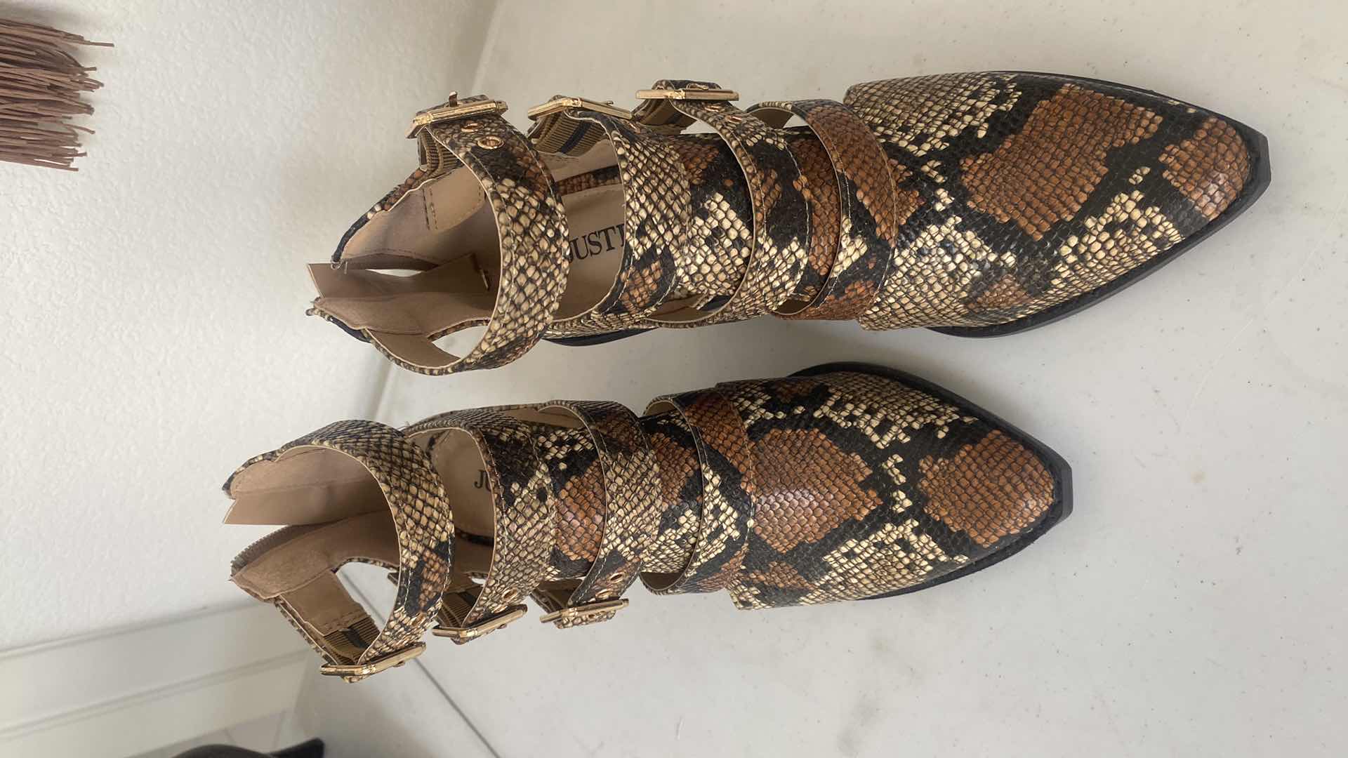 Photo 1 of 2 - WOMENS BOOTS SIZE 7 1/2