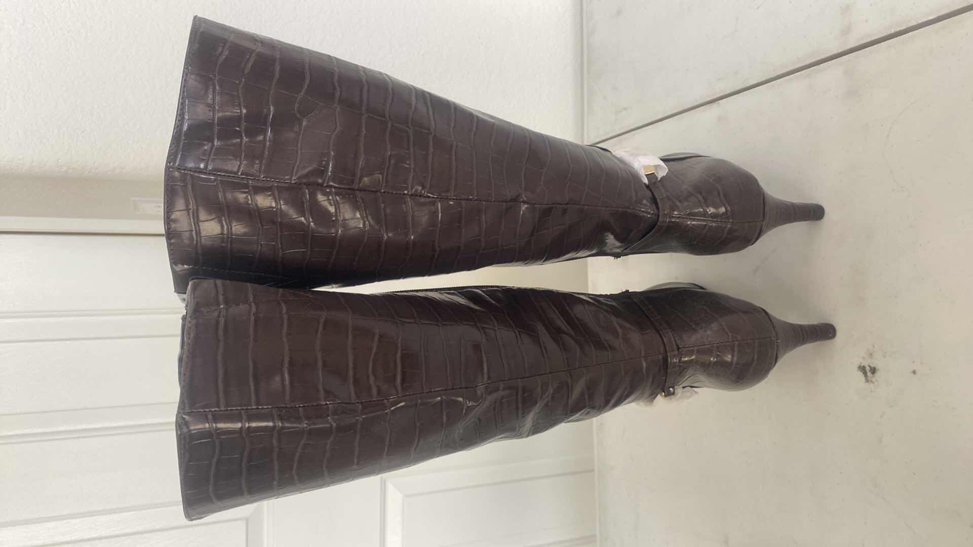 Photo 1 of 2 - WOMENS BOOTS SIZES  7 1/2