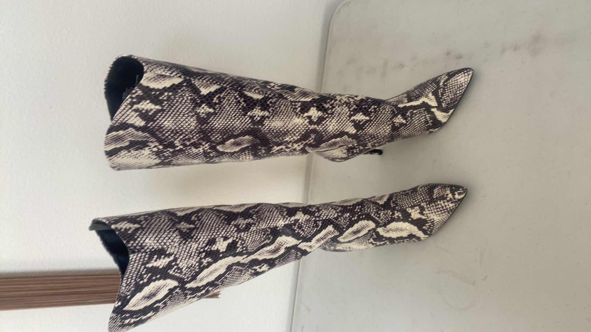 Photo 1 of 2 - WOMENS BOOTS SIZES  7 1/2