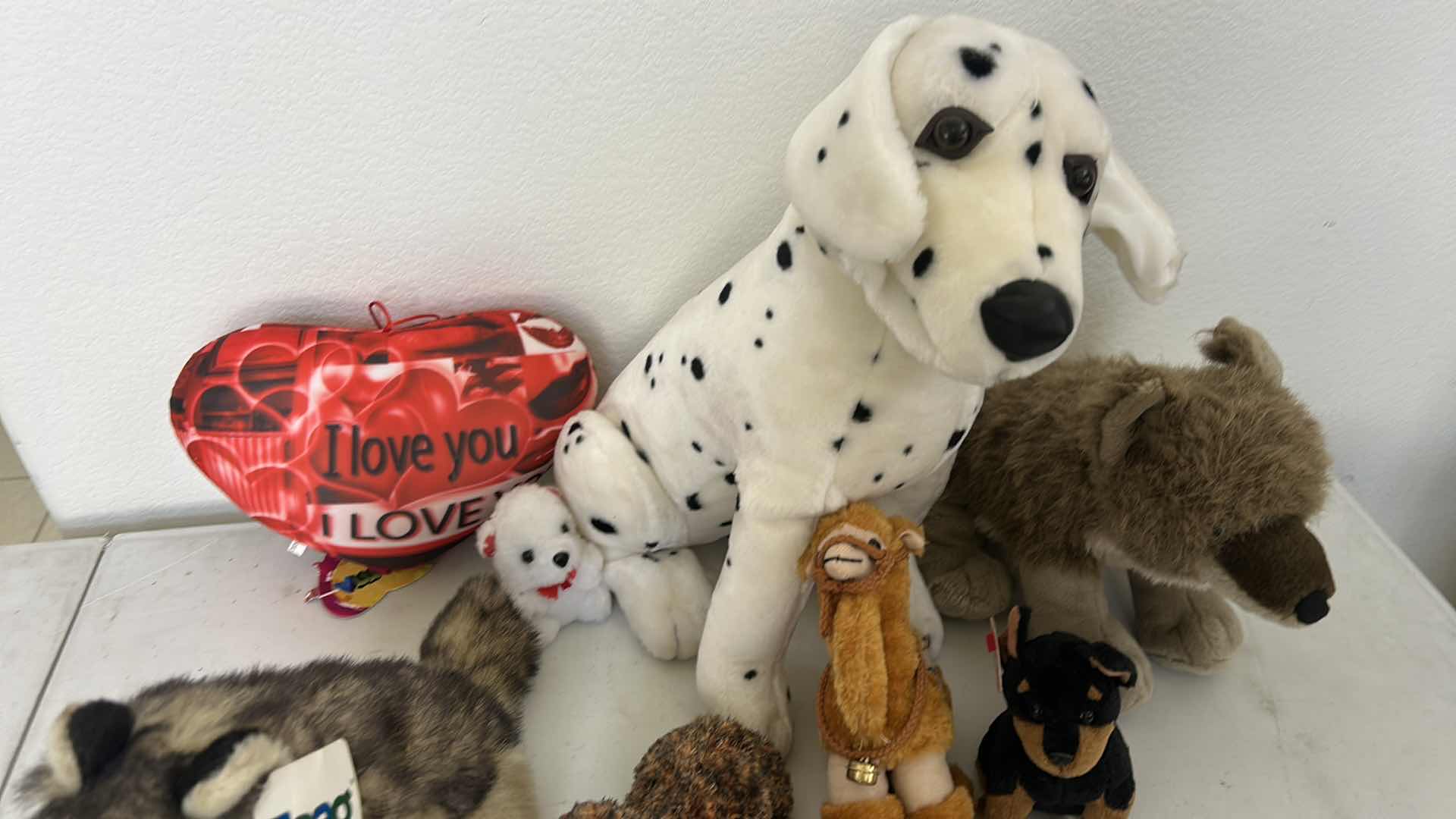 Photo 1 of STUFFED ANIMALS