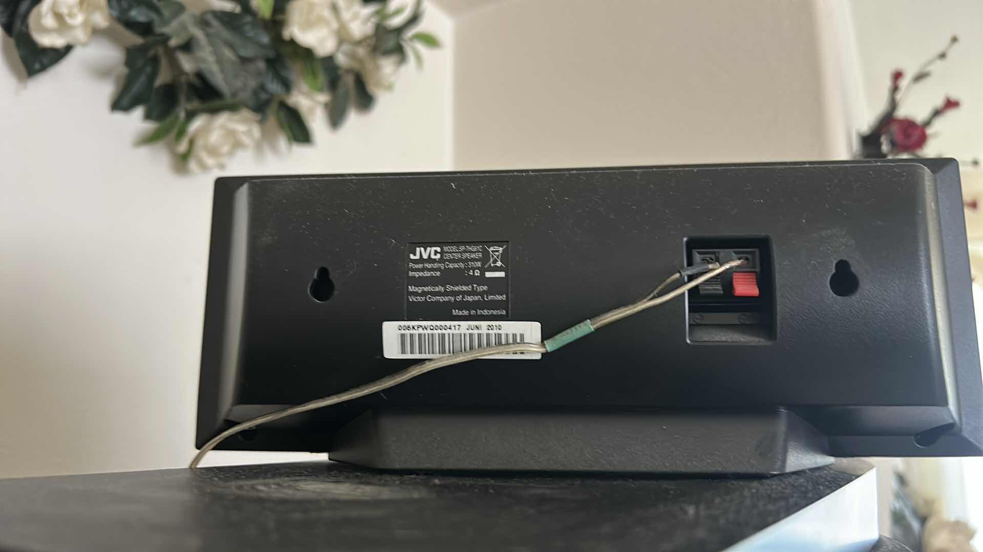 Photo 1 of JVC ELECTONICS - SUPWOOFER 5 SPEAKERS, DVD PLAYER