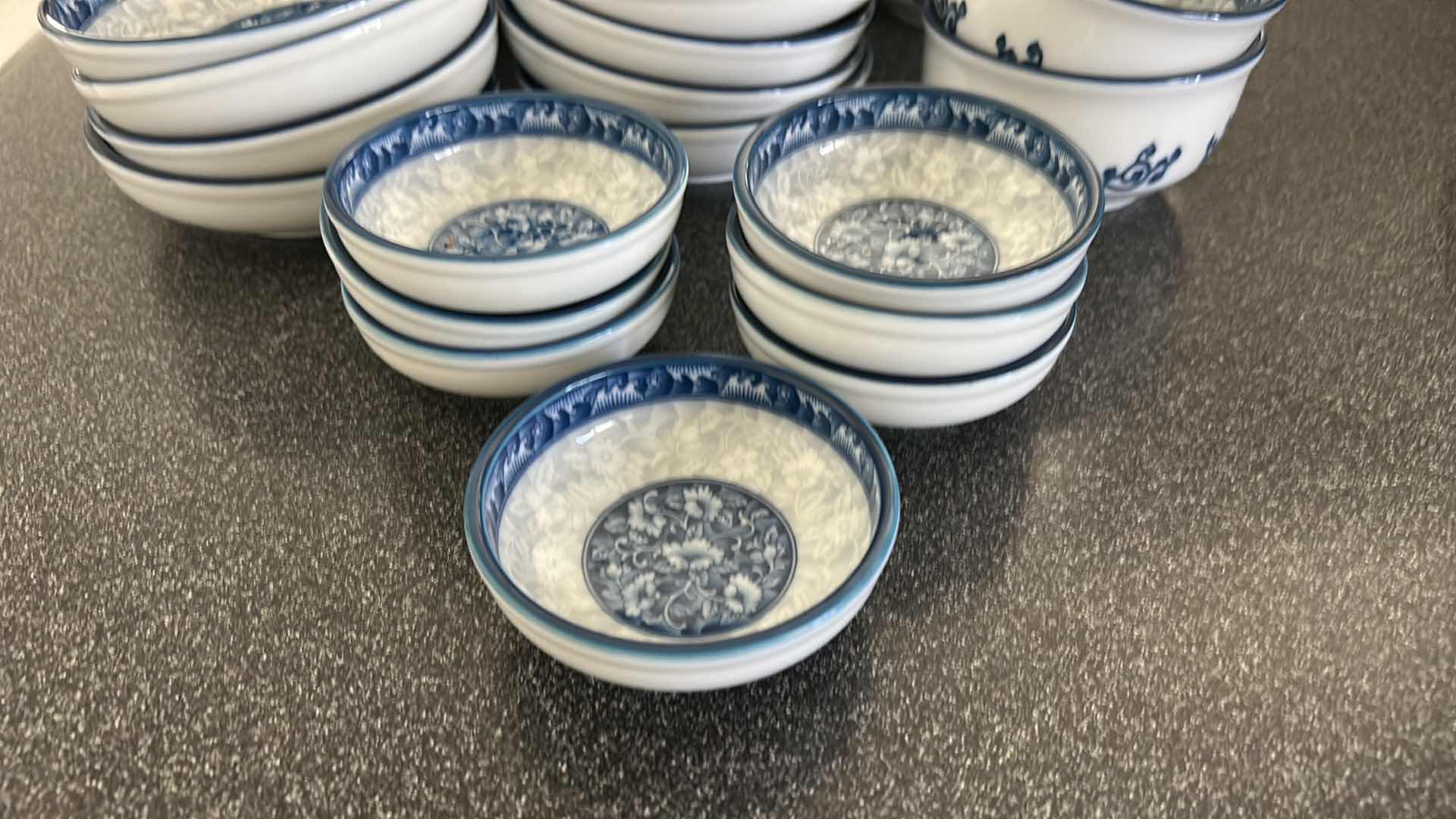 Photo 1 of 29 BLUE AND WHITE KOREAN  PORCELAIN BOWLS