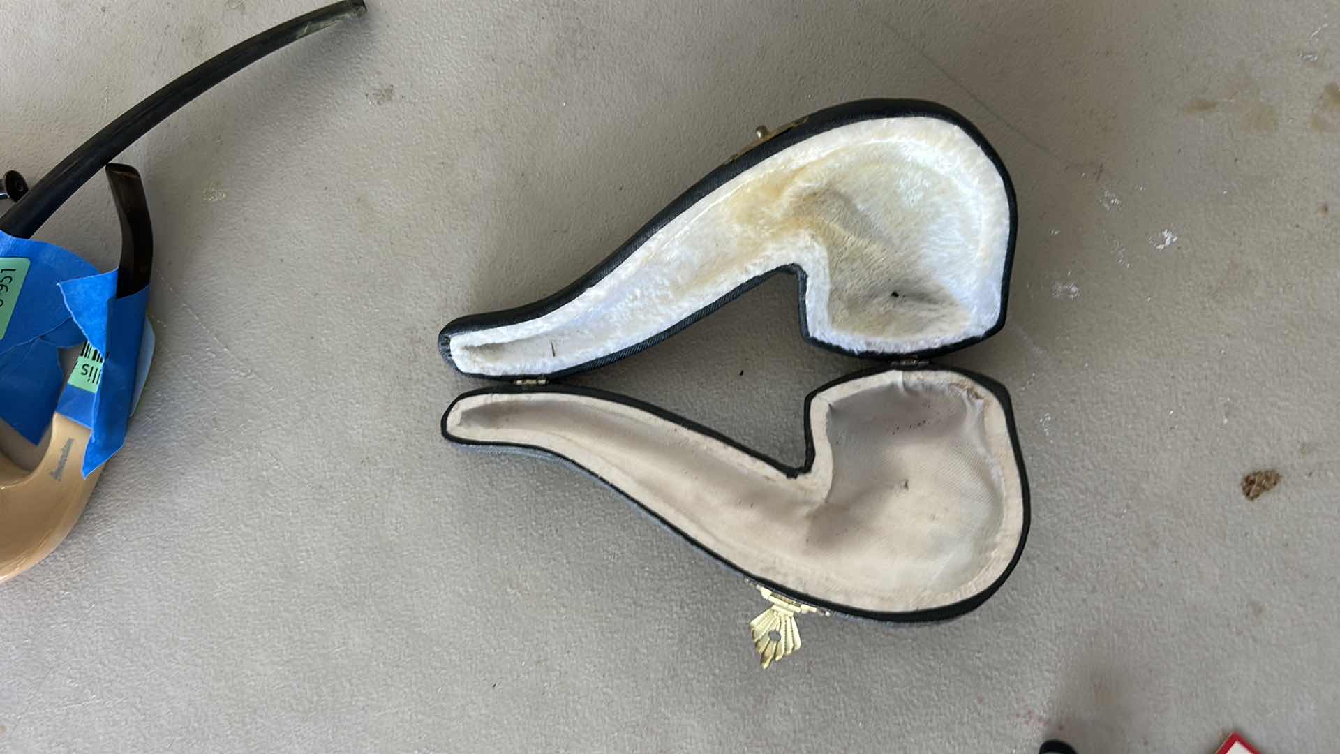 Photo 1 of $450 meerschaum pipe, a type of tobacco pipe crafted from sepiolite, a rare mineral also known as meerschaum with case