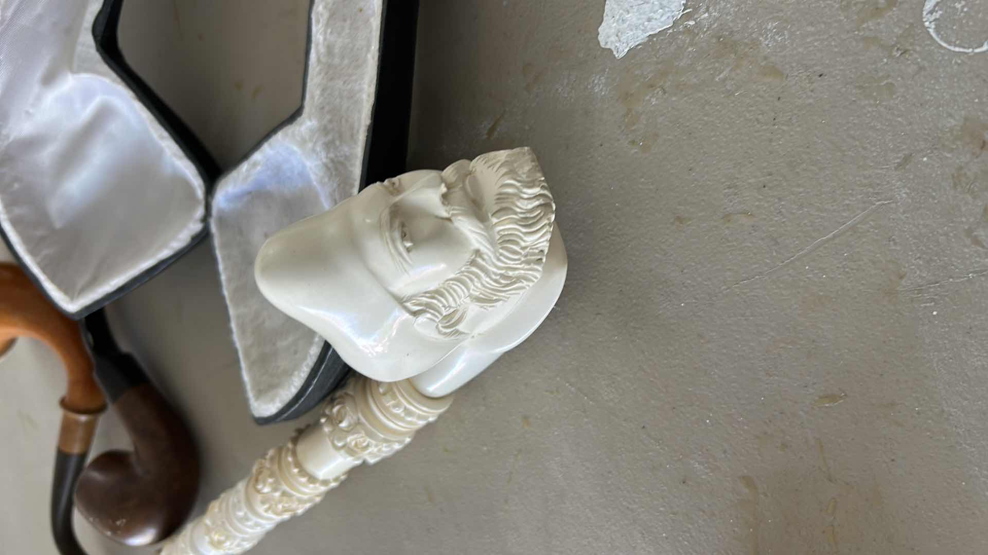 Photo 1 of MEERSCHAUM SULTAN CHURCHWARDEN PIPE WITH CASE 16”