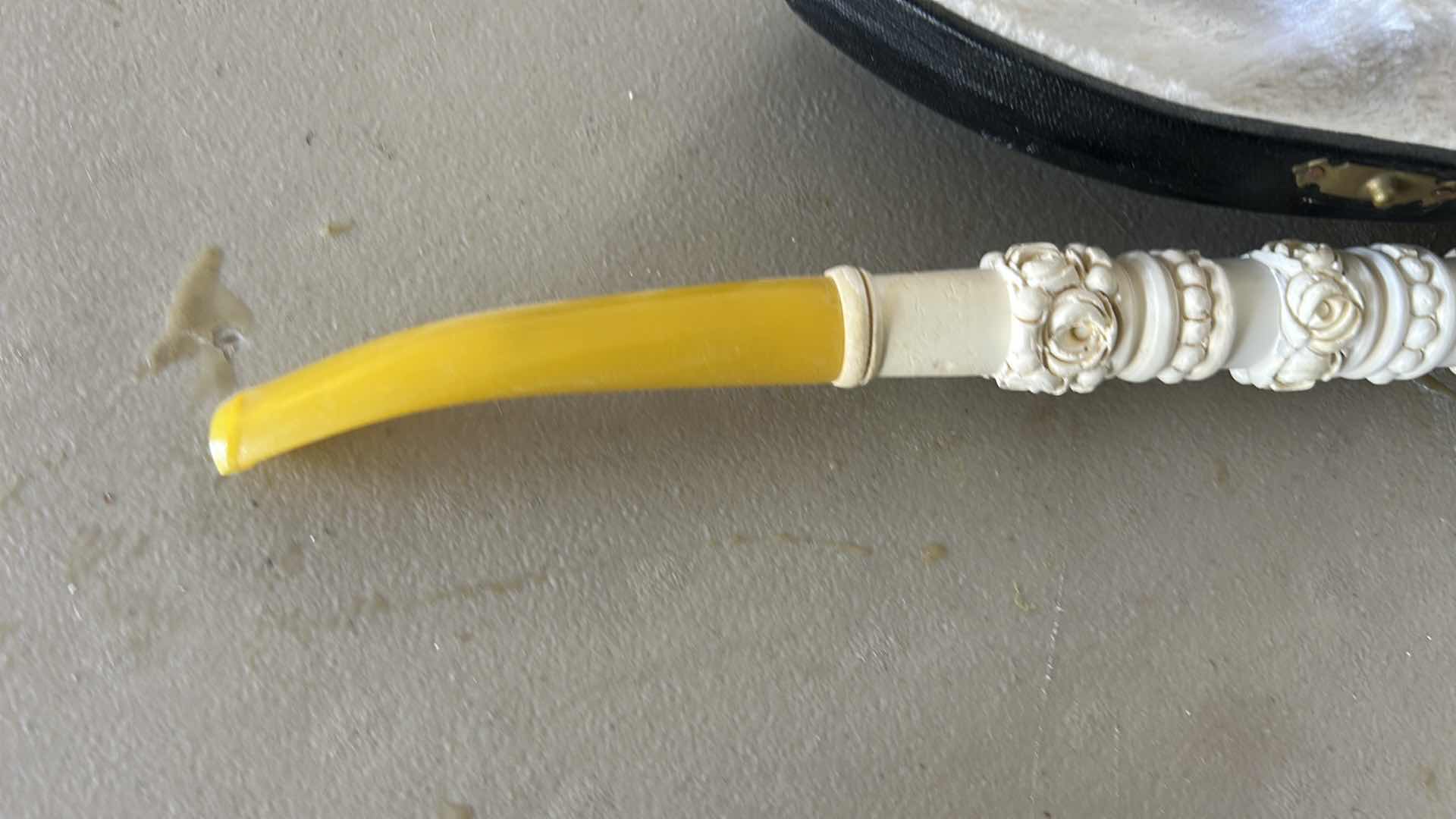 Photo 1 of MEERSCHAUM SULTAN CHURCHWARDEN PIPE WITH CASE 16”