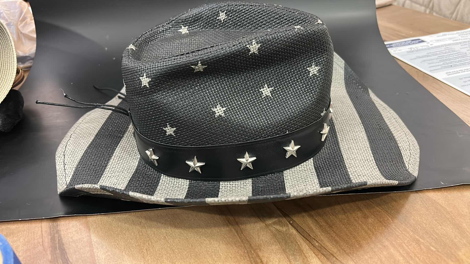 Photo 1 of NEW- MENS WOMENS BLACK AND GRAY STARS AND STRIPES WESTERN COATED STRAW HAT SIZE MED