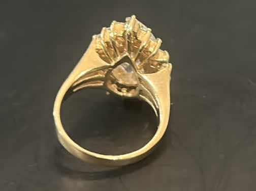 Photo 1 of STERLING SILVER RING WITH CUBIC ZIRCONIA EST SIZE 6