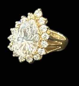 Photo 1 of STERLING SILVER RING WITH CUBIC ZIRCONIA EST SIZE 6