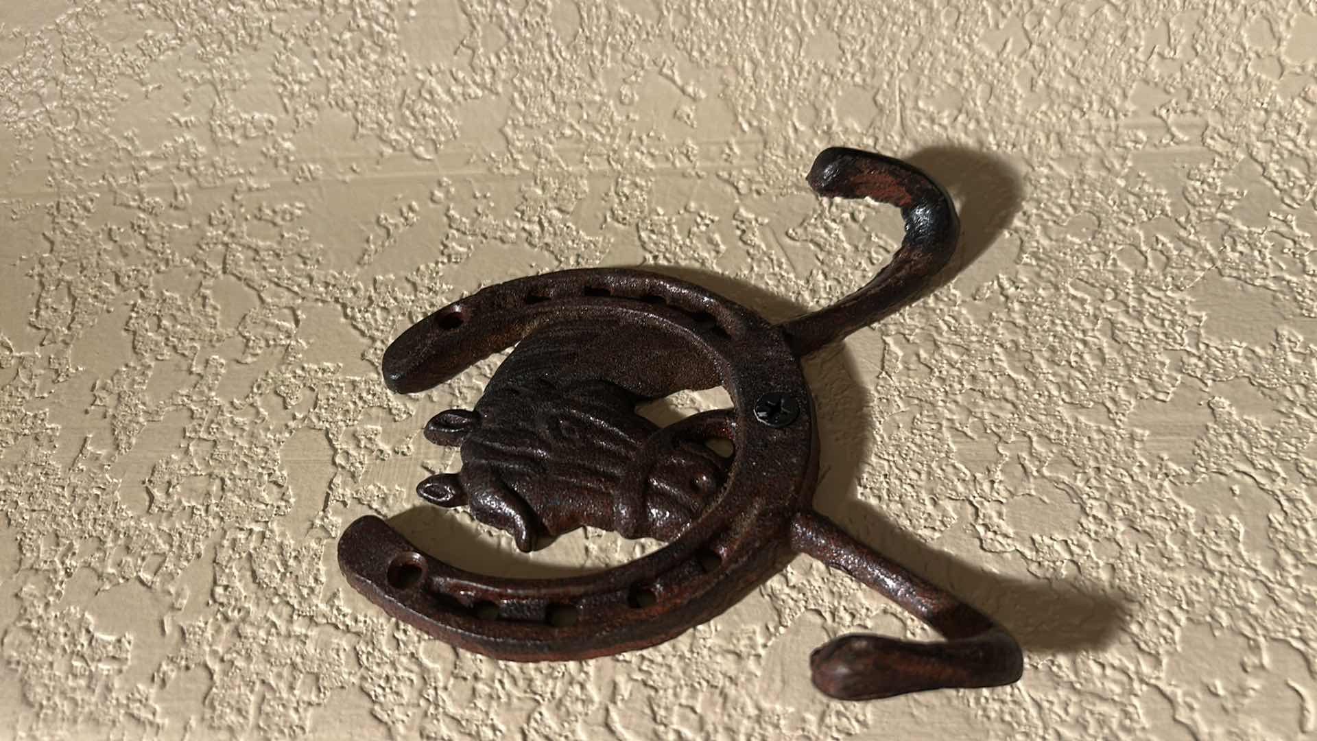 Photo 1 of 2 - METAL HORSESHOE/HORSE WESTERN STYLE WALL HOOKS H5”