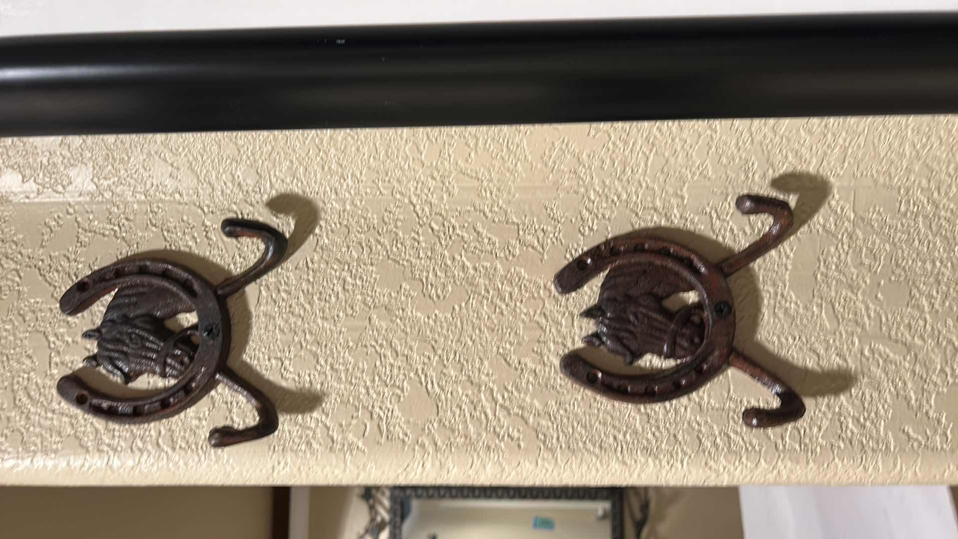 Photo 1 of 2 - METAL HORSESHOE/HORSE WESTERN STYLE WALL HOOKS H5”