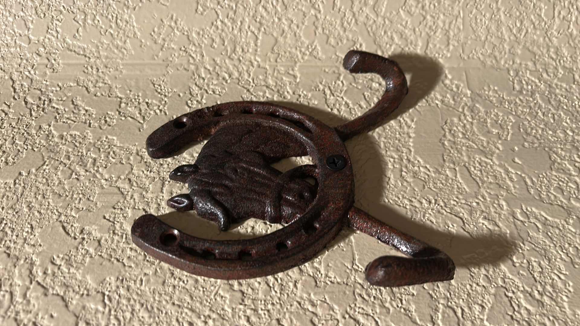 Photo 1 of 2 - METAL HORSESHOE/HORSE WESTERN STYLE WALL HOOKS H5”