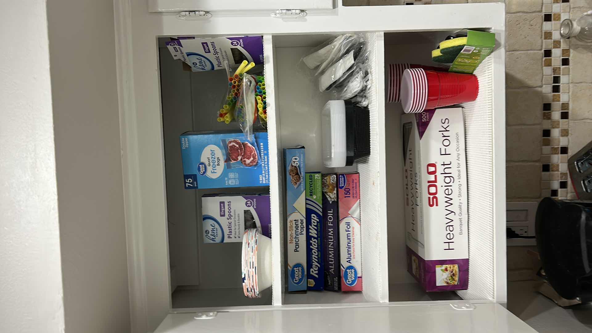 Photo 1 of CONTENTS IN KITCHEN CABINET