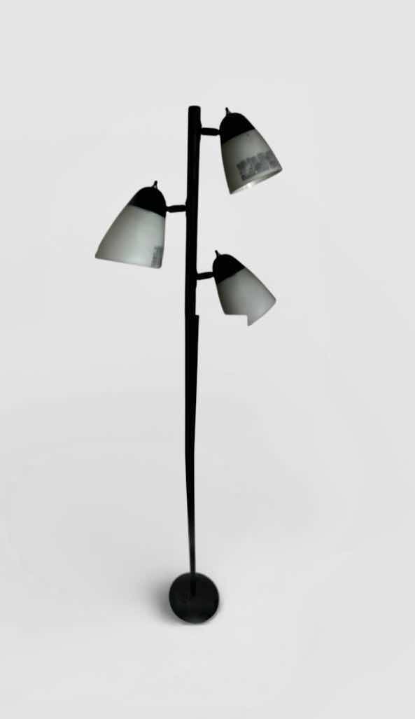Photo 1 of METAL FLOOR LAMP H65”