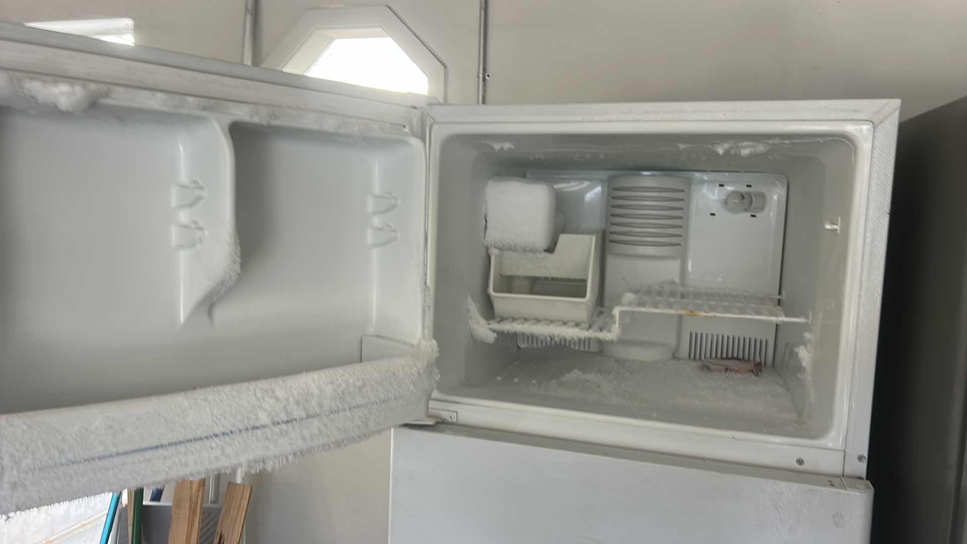 Photo 1 of TOP FREEZER REFRIGERATOR