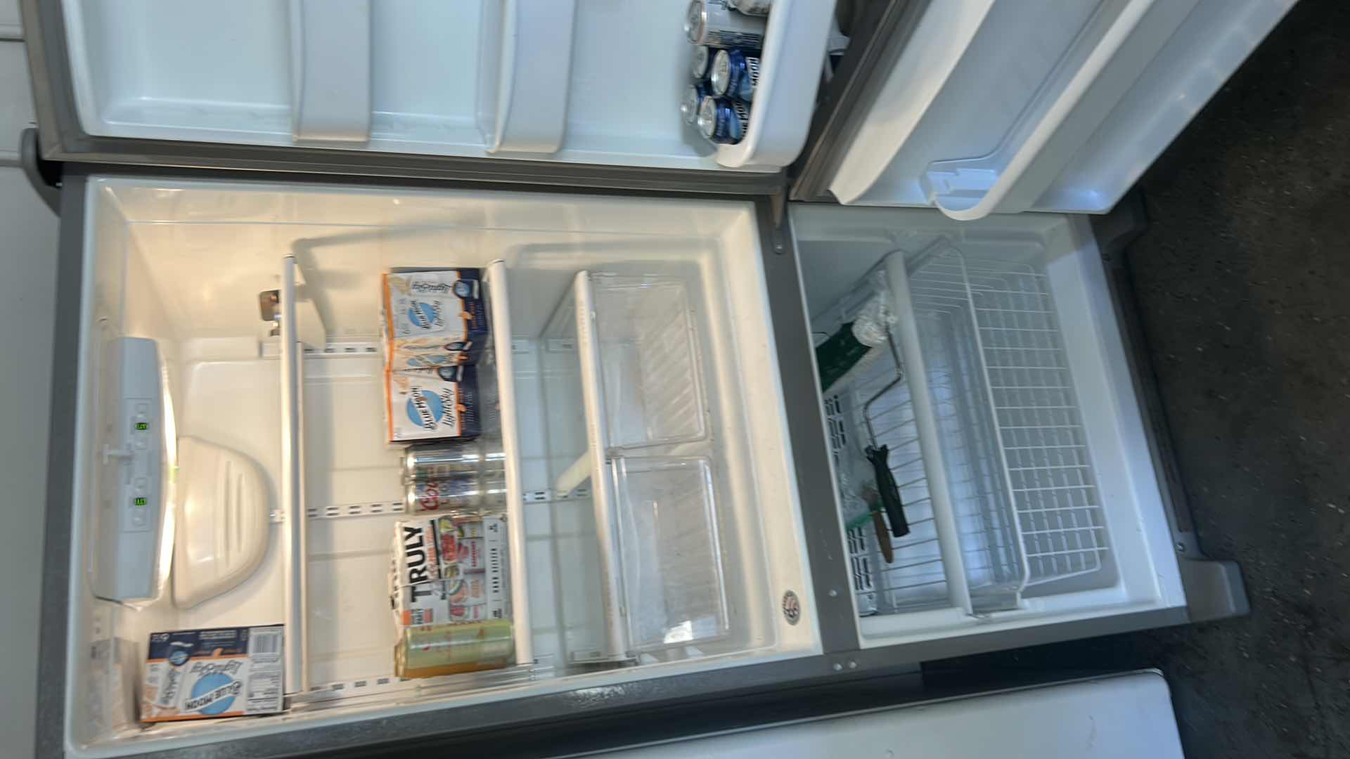 Photo 1 of AMANA REFRIGERATOR