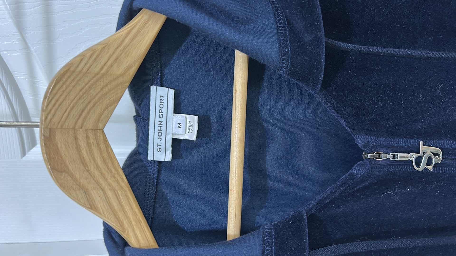 Photo 1 of ST JOHN DESIGNER 2 PC BRUSHED ZIP UP HOODIE & PANTS (S/M)