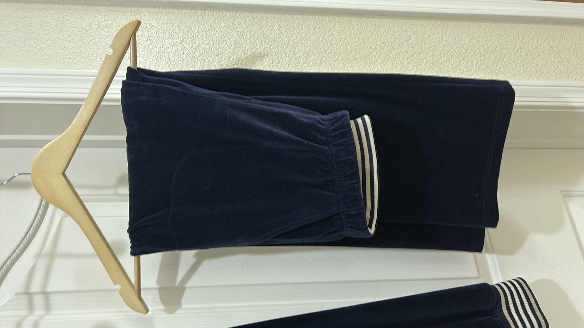 Photo 1 of ST JOHN DESIGNER 2 PC BRUSHED ZIP UP HOODIE & PANTS (S/M)