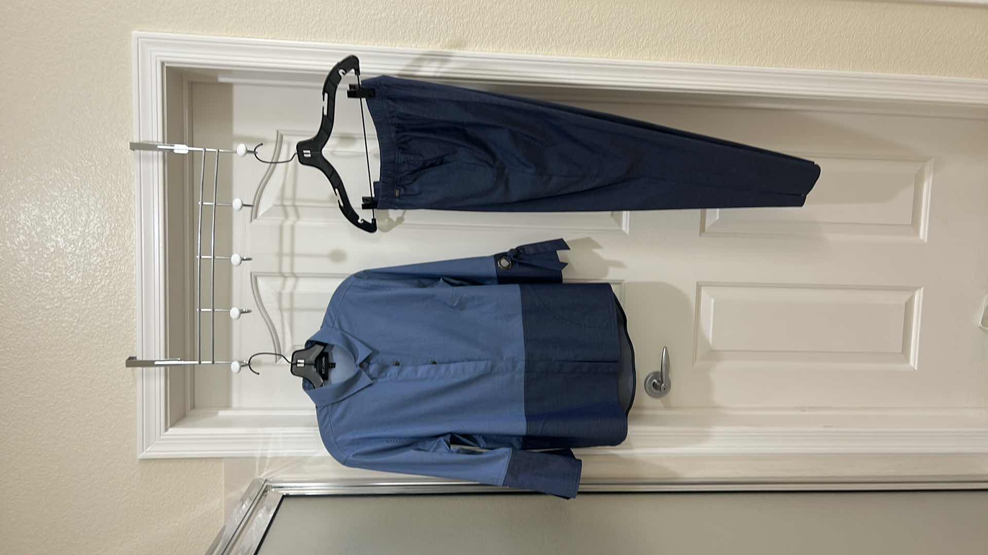 Photo 1 of ST JOHN DESIGNER BLUE TWO TONE LONG SLEEVE BLOUSE, ST JOHN DESIGNER NAVY BLUE PANTS (S/M)