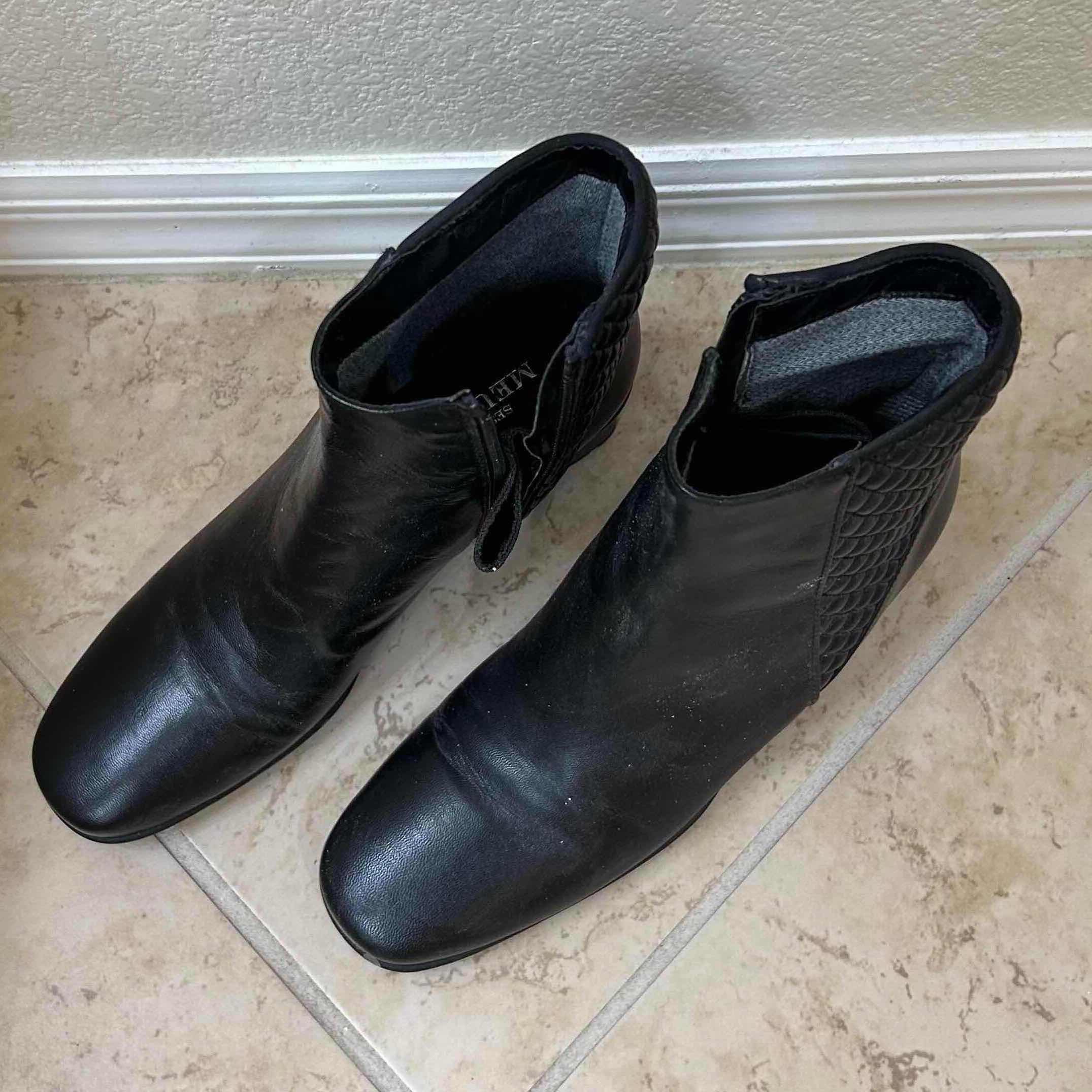 Photo 1 of MEUCCI BLACK BOOTS SIZE 8N