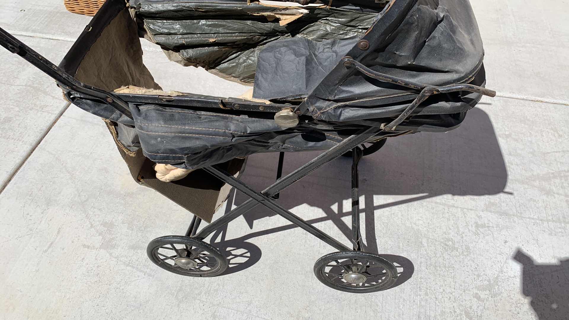 Photo 1 of ANTIQUE SOUTH BEND BABY DOLL CARRIAGE