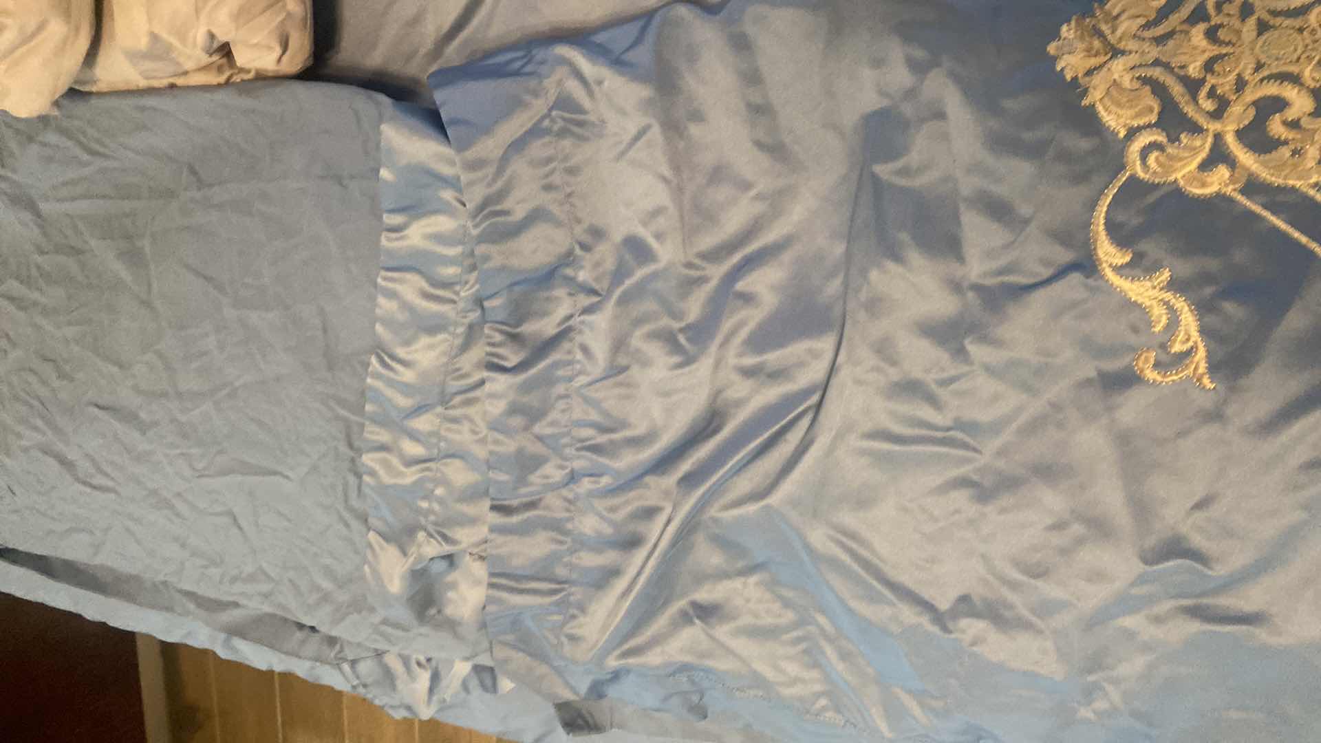 Photo 1 of BLUE DUVET COVER W 2 SHAMS & BLUE COMFORTER , BED SHEETS SIZE KING