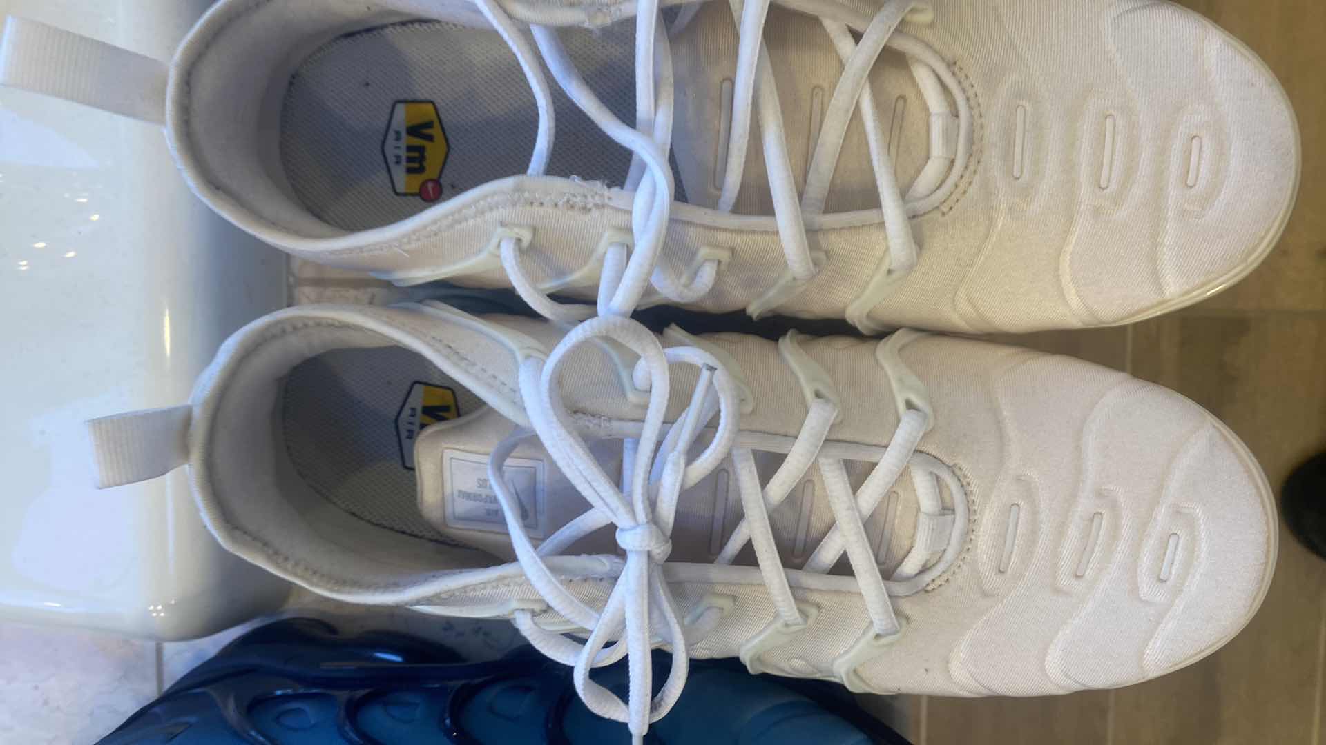 Photo 1 of MENS NIKE VM SNEAKERS SIZE 10