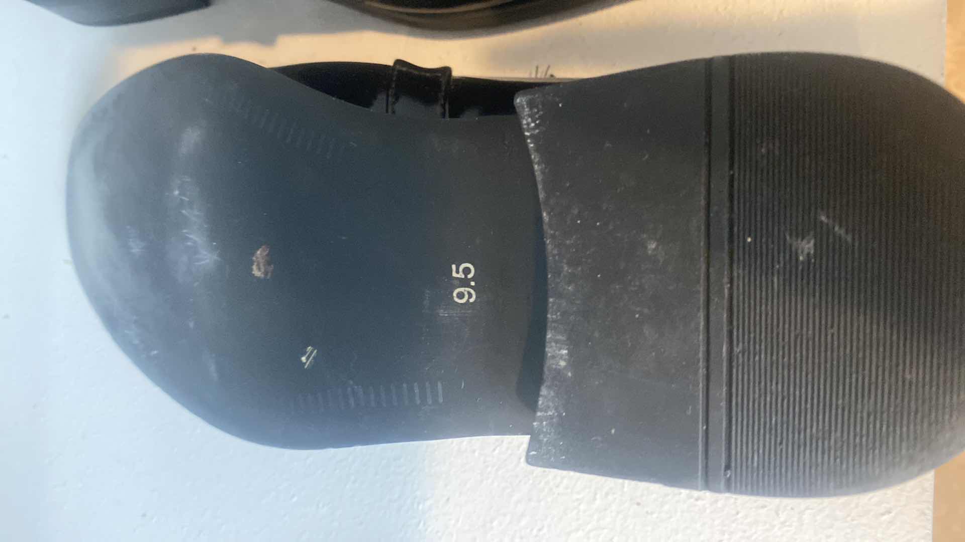 Photo 1 of MENS FARANZI PATENT LEATHER DRESS SHOES SIZE 9 1/2