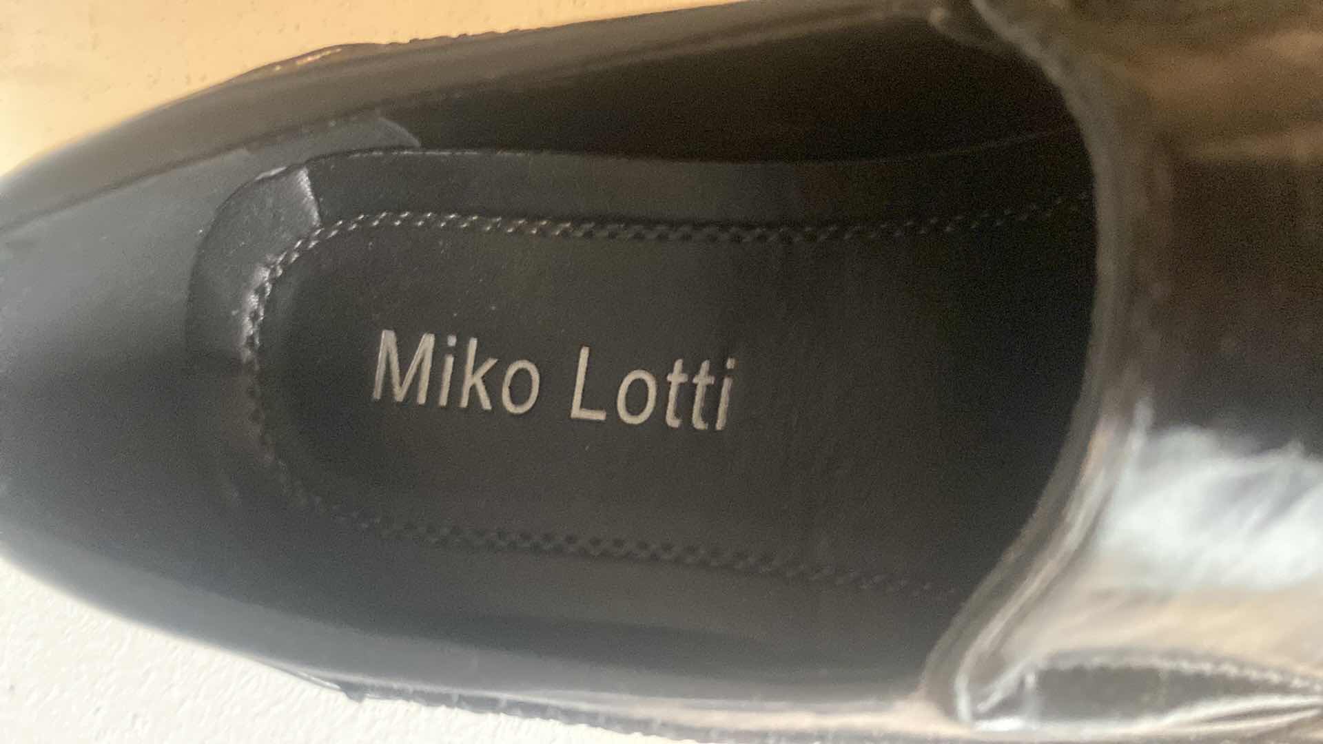 Photo 1 of MENS MIKI LOTTI LOAFERS SIZE 9 1/2