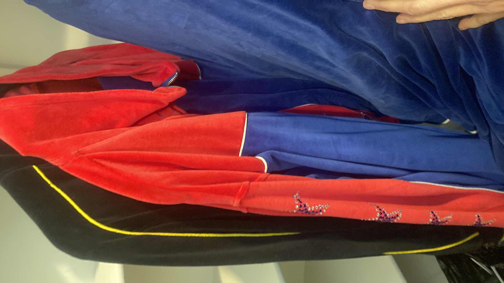 Photo 1 of MENS TRACK SUITS & ZIP UP SWEAT SHIRTS SIZE X-LARGE