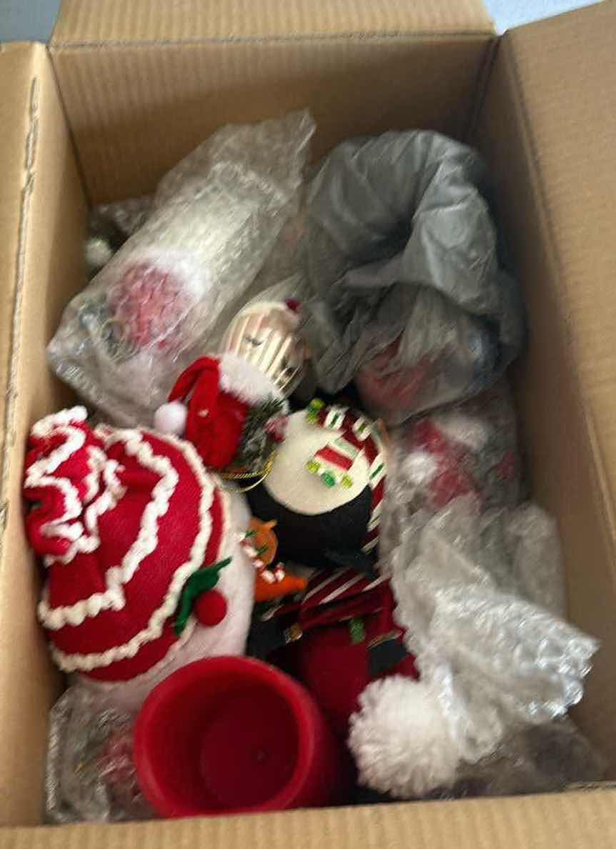 Photo 1 of CONTENTS OF BOX HOLIDAY RED DECOR