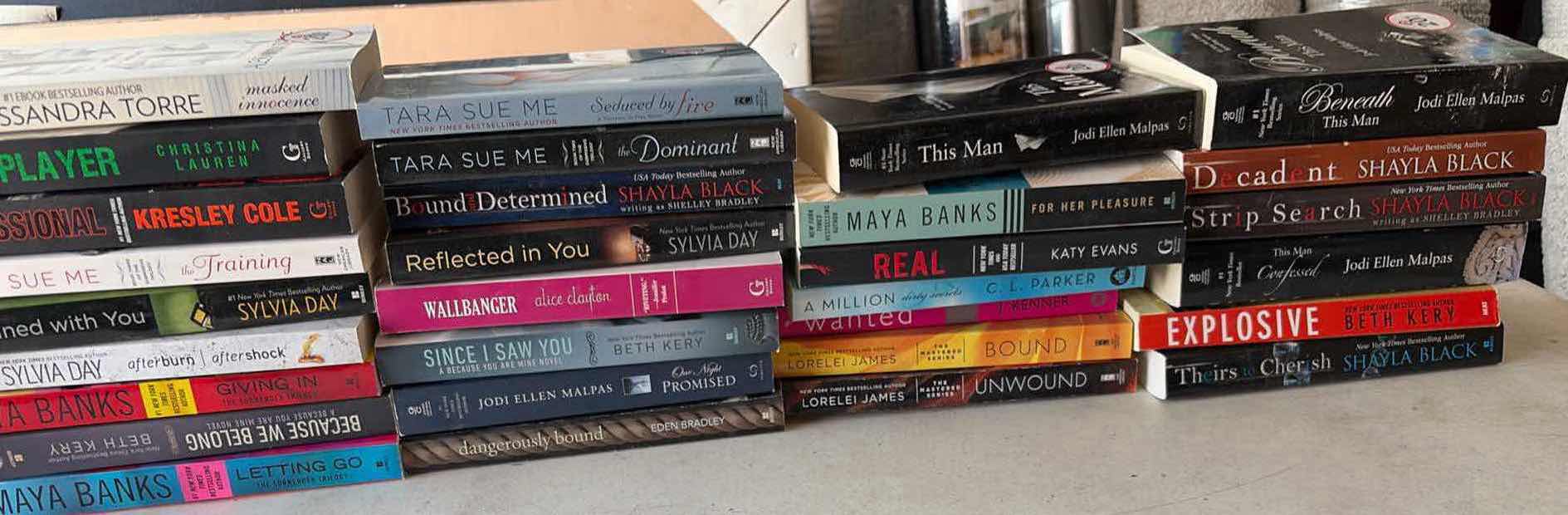 Photo 1 of CONTENTS OF BOX VARIOUS PAPER BACK BOOKS