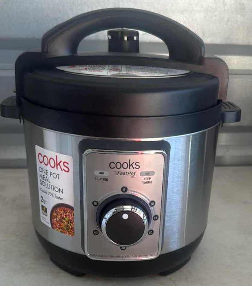 Photo 1 of NIB FAST POT MULTI COOKER