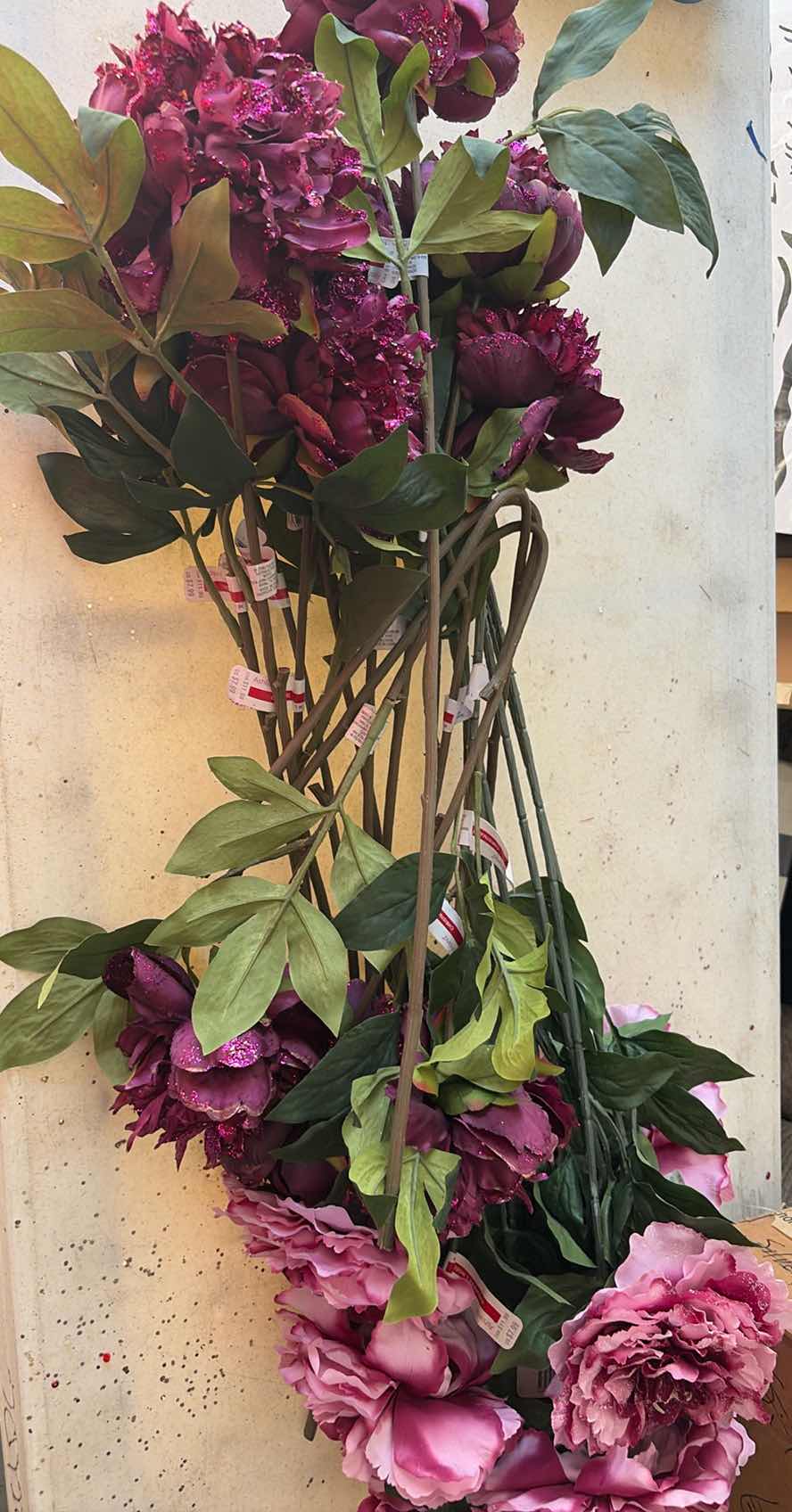 Photo 1 of CONTENTS OF BOX FLORAL DECORATION