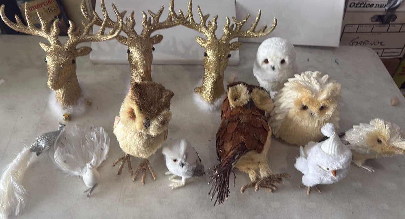 View 1 of CONTENTS OF TOTE- WHITE OWLS/DEER (TOTE INCLUDED)