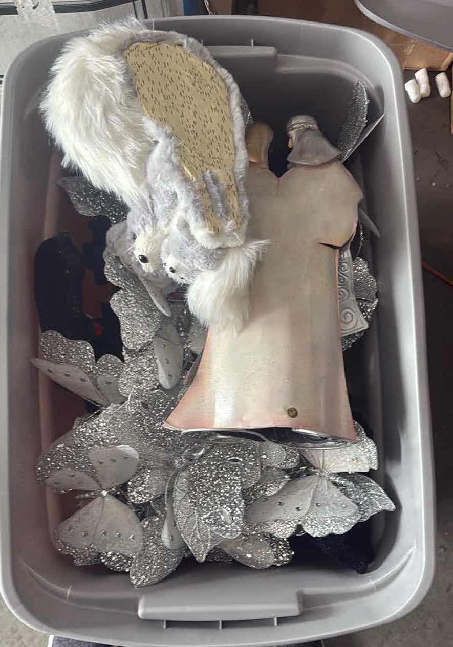 Photo 1 of CONTENTS OF TOTE-REINDEER/BUTTERFLY