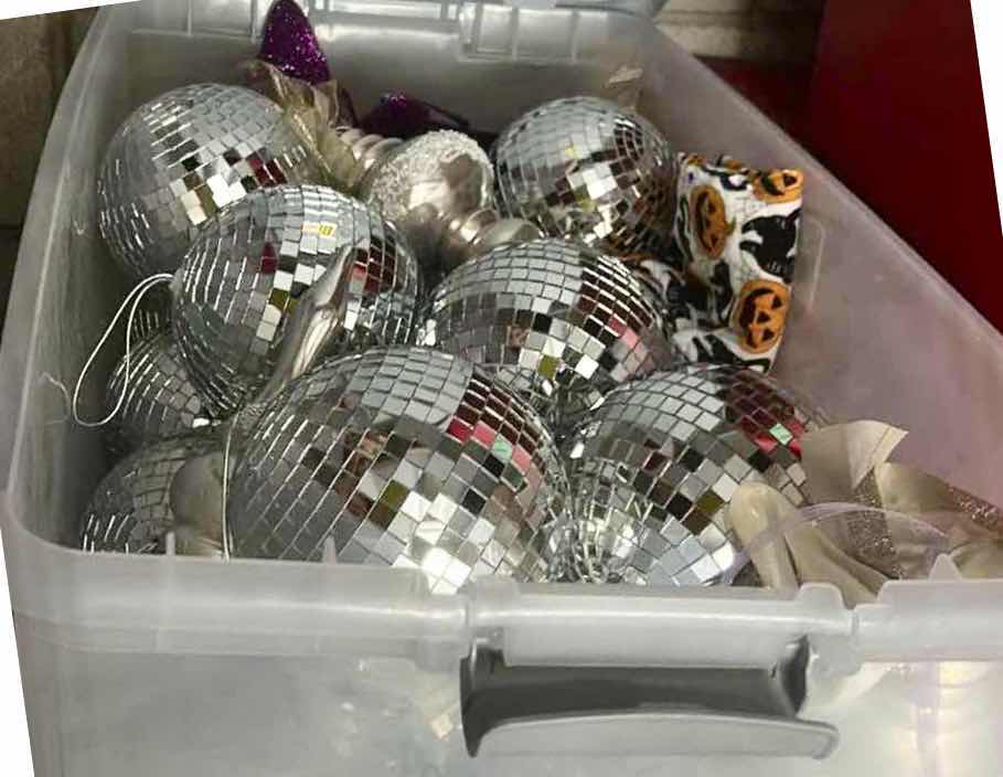 Photo 1 of TO FULL OF LARGE CHRISTMAS ORNAMENTS