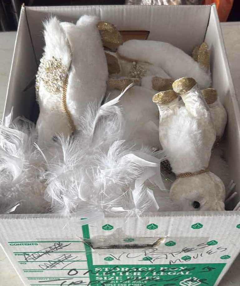Photo 1 of CONTENTS OF BOX-WHITE SEQUENCE PENGUINS/FOX/OWL